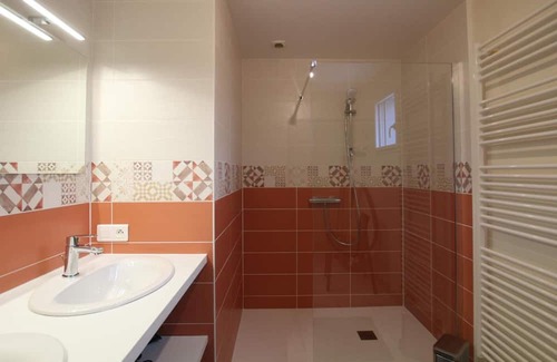 Marcey-les-Greves Cottage | Gite Marcey-les-Grèves, 5 bedrooms, 15 persons