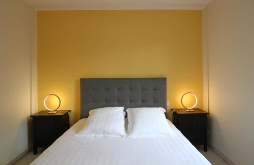 Marcey-les-Greves Cottage | Gite Marcey-les-Grèves, 5 bedrooms, 15 persons