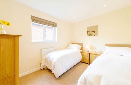 Winnard's Perch Cottage | Benasa Lodge A Scandinavian style lodge, perfect for up to 8 guests, dog friendly.