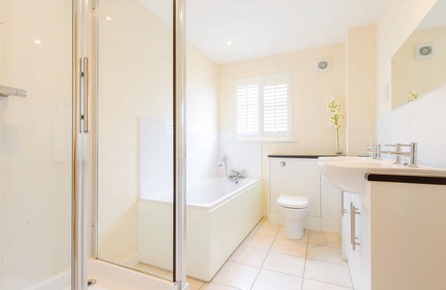 Winnard's Perch Cottage | Benasa Lodge A Scandinavian style lodge, perfect for up to 8 guests, dog friendly.