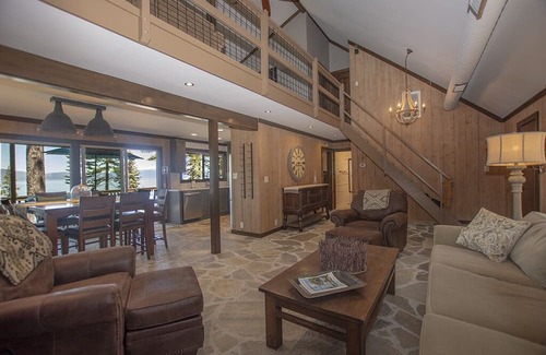 Tahoma House | McKinney Cove: Tidy Lake View Home with Lots of Updates
