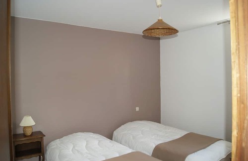 Bretteville-du-Grand Caux Cottage | Charming Normandy cottage Chestnut trees 15 km from Etretat in Haute Normandi
