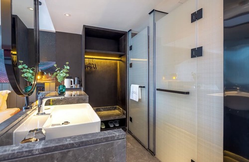 Long Hua Hotel | LiangZhi Huipin Hotel