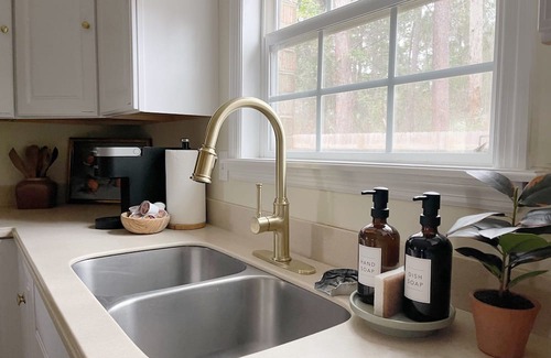 Whitemarsh Island House | Large Home Sleeps 10 By Beach & City