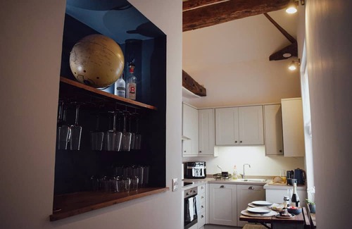 Alveley Apartment | Apartment - Sleeps 4 - Near Nec & Airport