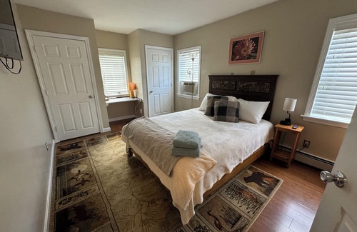 Pittsfield Bed & Breakfast | Pine Tree Trail Lodge