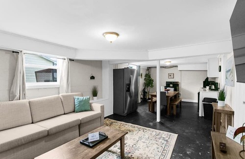 Birmingham House | Dugan Ave Both