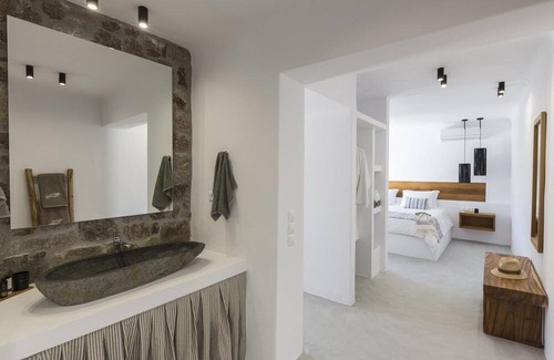 Panormos Villa | Superior Suite With Private Pool and sea View
