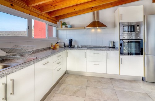 Garachico House | Spacious Terrace House w Ocean View 100m to the Beach