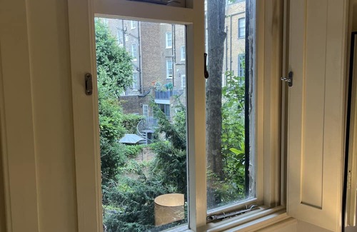 Pembridge Apartment | Newly Refurbished - Awesome 3 Bedroom Notting Hill Very Central With a Balcony