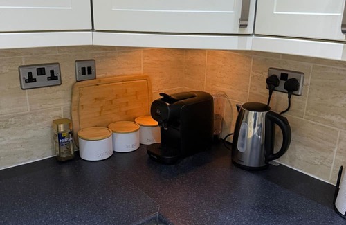 Pembridge Apartment | Newly Refurbished - Awesome 3 Bedroom Notting Hill Very Central With a Balcony