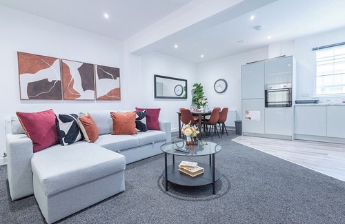 Gravesend Apartment | Modern 2br Apartment
