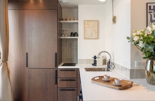 Necker Apartment | 1530 Roux