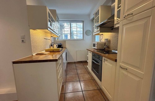 Filothei-Psychiko Apartment | 15 mins from Athens Acropolis. GALA House in Psychiko the safest area in Athens