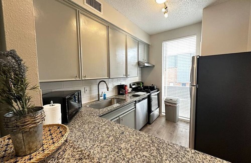 Nassau Bay Apartment | Humble Houston Getaway with Prime Bay Area Location