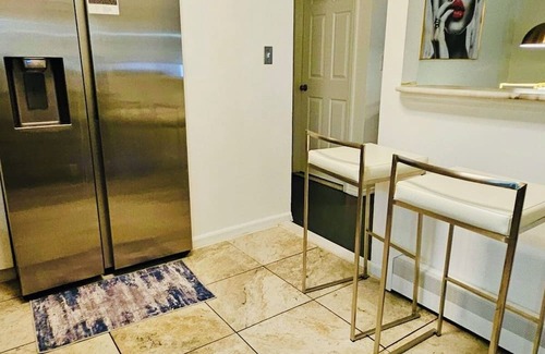 Throgs Neck House | Charming & Cozy 2BR/2BA GEM in the heart of Throgs Neck!