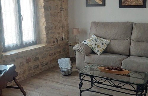 Old Town Baeza Cottage | El AOVE family house in the monumental district, two minutes from the Cathedral.