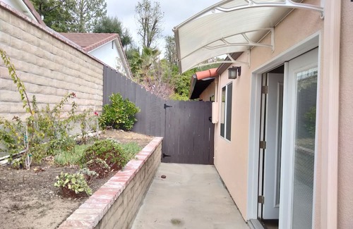 Agoura Hills Apartment | Furnished modern in-law studio in peaceful Agoura Hills