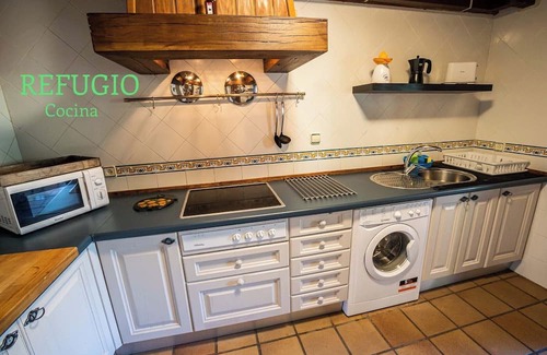 Cuacos de Yuste Cottage | Rural house * Paraje de Yuste. Ideal for families and groups, pets allowed