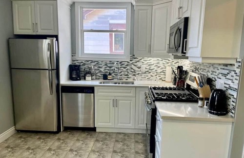 Hamilton House | 3-BR Near Fairfield Park & Local Groceries w/WIFI