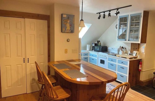 Middlebury Apartment | Charming 1-bedroom apartment in beautiful Middlebury