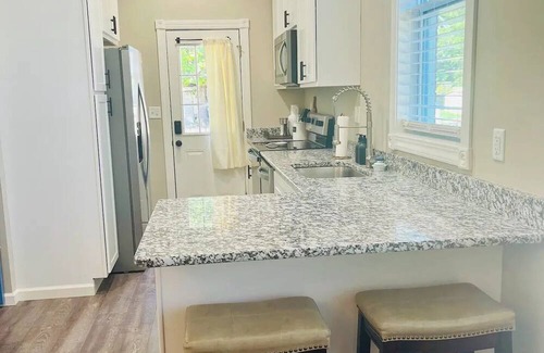 St. Louis House | Cozy townhome in Central St. Louis