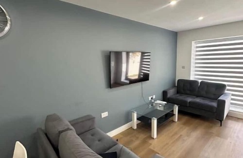 Newham Apartment | Deluxe 3 Bed Apartment in Londonnn