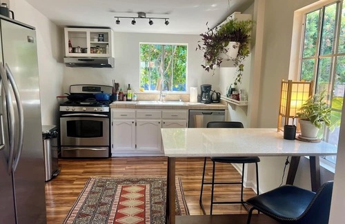 Elysian Heights House | Cute Lush 2-bedroom house in vibrant Los Angeles
