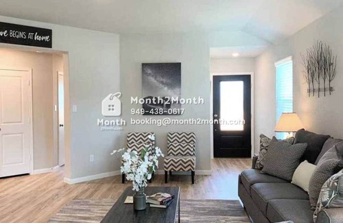 San Antonio House | Utopia on Booker Trail E#41225