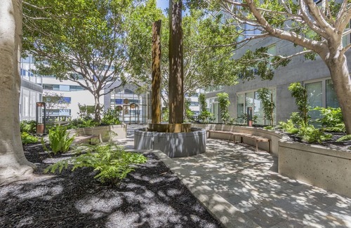 South Beach Apartment | Luxury Stay by the Bay