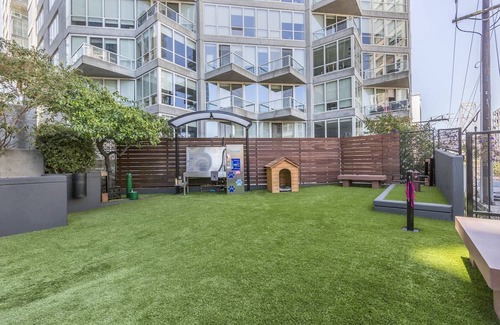 South Beach Apartment | Luxury Stay by the Bay