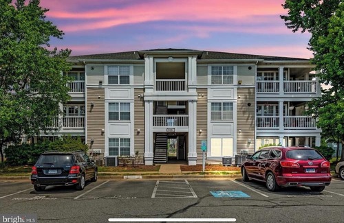 Bull Run Condo | Charming 2-bedroom 2-bath condo fully equipped-furnished in wonderful Manassas