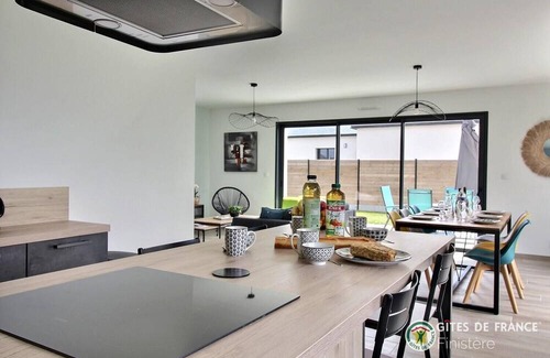 Cleder House | New house with all comforts