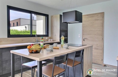 Cleder House | New house with all comforts