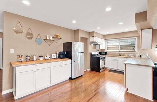 Sterling Heights House | Elegant 3BD Retreat in Sterling Heights