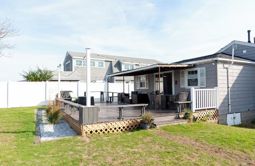 Seabrook Cottage | Charming 2-bedroom cottage at fabulous Seabrook Beach with breathtaking sunsets!
