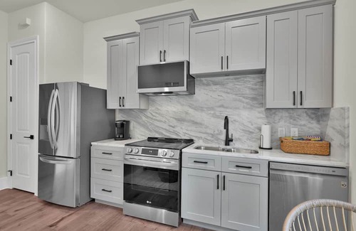 Stagecoach House | One Bedroom Casita with Kitchen On Lake Apache in the serene City of Stagecoach.
