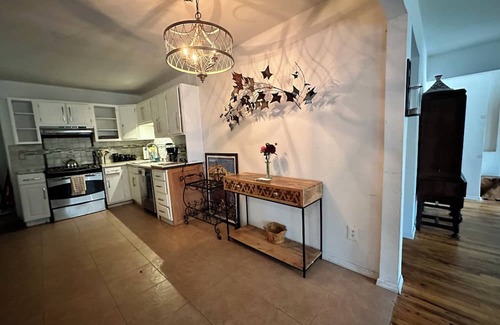 East Quogue Apartment | Delightful apartment by the sea in quiet hamlet on the East End with extra beds!
