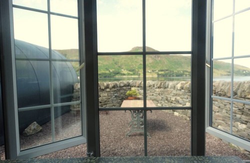 Garve Cabin | Family Luxury pod - stunning loch view and access
