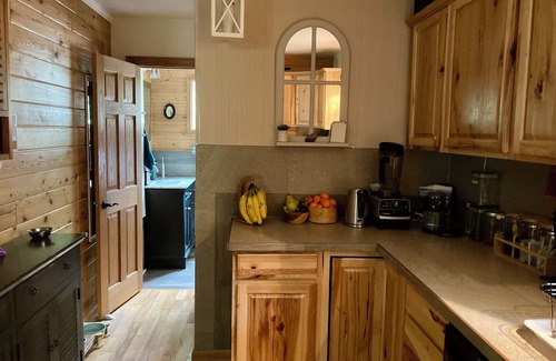 Powell Cabin | Charming Cabin in Heart of Recreation & Fall Colors + Sauna, Fire Pit + More!