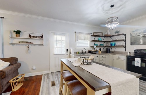 Guntersville House | Cozy home- Close to Lake and Boat Ramp