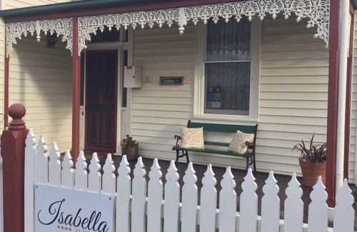 Kyneton House | Weekly Stay at Isabella minimum Kyneton