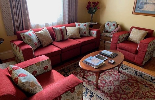Kyneton House | Weekly Stay at Isabella minimum Kyneton