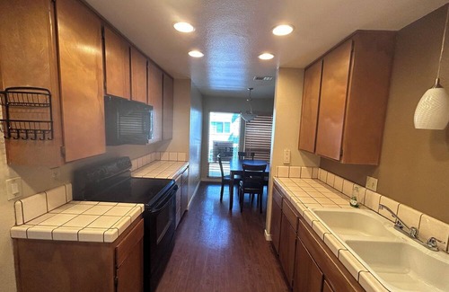 Arden-Arcade Apartment | Charming 2-bedroom apartment with WiFi, AC in enchanting Sacramento