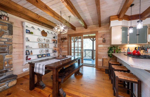 Brevard Cabin | Cozy & Secluded Cabin w/Private Waterfalls, Streams, & Wi-Fi! Pets OK!