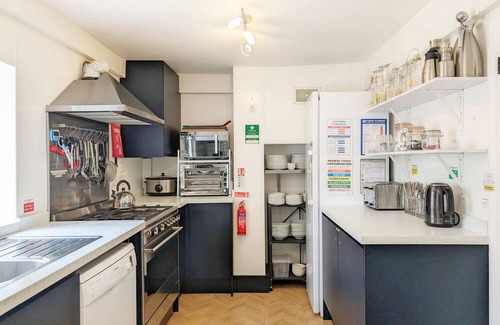 Cocking Cottage | Moonlight House - sleeps 8 guests in 4 bedrooms
