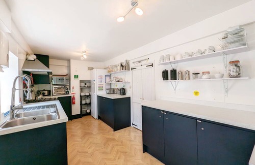 Cocking Cottage | Moonlight House - sleeps 8 guests in 4 bedrooms