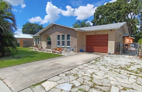 Hollywood Estates Of Canova Park House | Charming 3-bedroom house with AC, WiFi in brilliant Melbourne