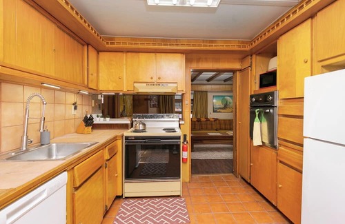 Perryopolis House | Retro 70s Near MM103 Gap Trail