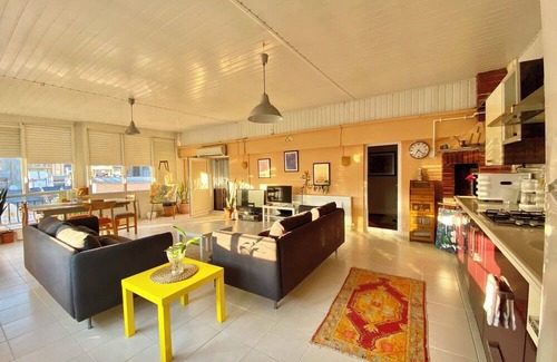 Konyaalti Apartment | Luxury Terrace Floor, Near Konyaalti Beach with Stunning Mountain Views